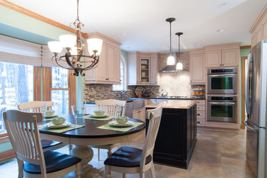 Example of a classic kitchen design in Raleigh