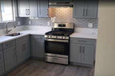 Example of a kitchen design in Los Angeles