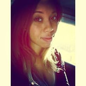Ashley Johnsons foto