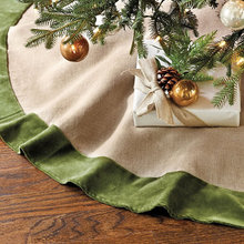 tree skirt