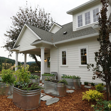 Farmhouse At Maple Ridge