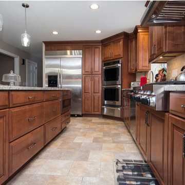 Maple Cabinet kitchen and wet bar remodel