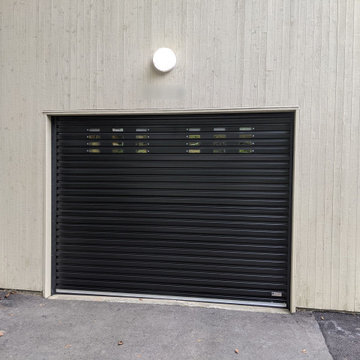 Residential roll up garage doors
