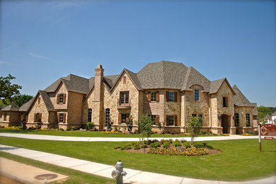 Example of a classic exterior home design in Dallas