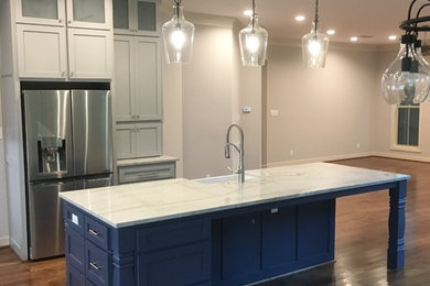 Kitchen - transitional kitchen idea in Other