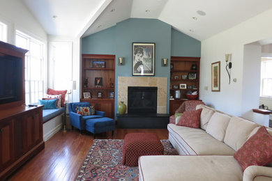 Inspiration for a timeless family room remodel in Boston