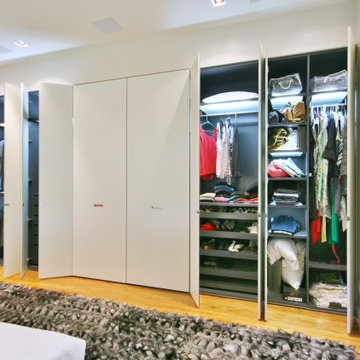 Montibello Contemporary Master Suite