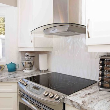 White U-shaped Kitchen