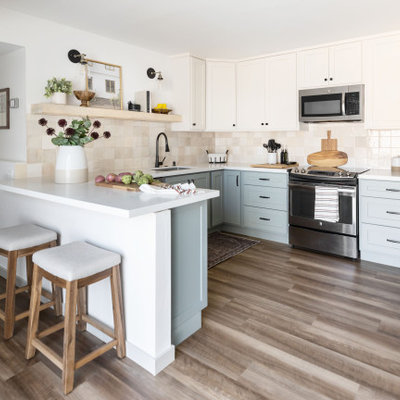 Home design - coastal home design idea in Phoenix