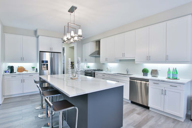 Minimalist kitchen photo in New York