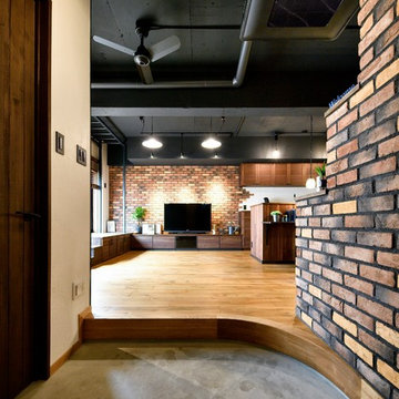 大人カッコいいブルックリンハウス -倉庫から住居スペースへ-(商業用ビル)