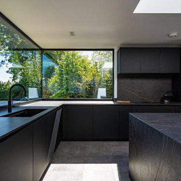 Contemporary Black Kitchen in Berkhamsted