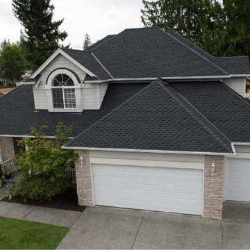 Paramount in Antique Black | Signature Cut Asphalt Shingles