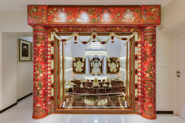 Indian Family Room by Raja Watwe Associates