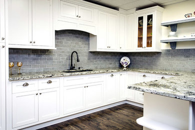 Trendy kitchen photo in Calgary