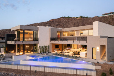 This is an example of a contemporary home design in Las Vegas.