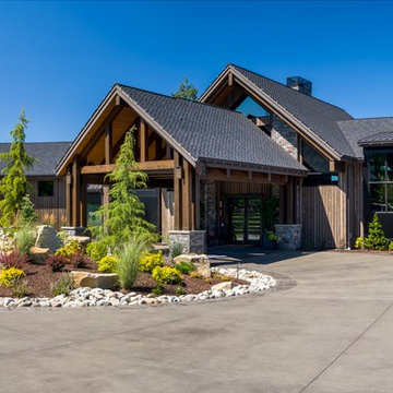 Luxury Living on the Lake