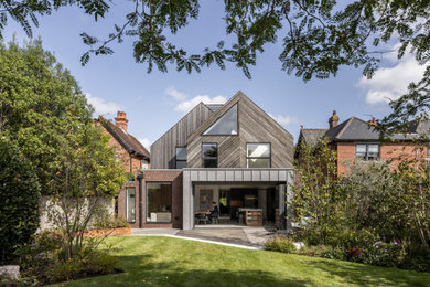 Contemporary back terrace in Hampshire.