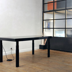 H&aelig;ves&aelig;nke bord | Adjustable height table - Dining Tables