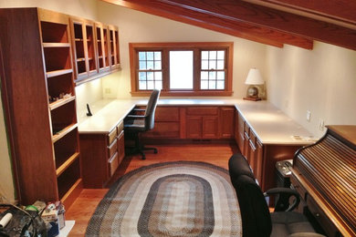 Example of a trendy home office design in Chicago