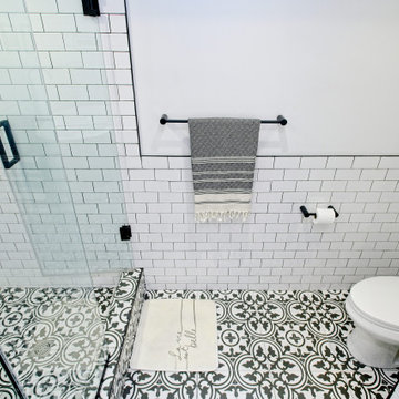 Flavie Blanc Black/Gray/White Bathroom
