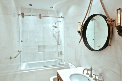 Elegant bathroom photo in New York