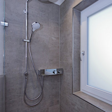 Aus einem Badezimmer wird ein Duschbad im Münchner Osten