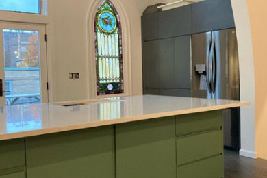 Transitional kitchen photo in New York