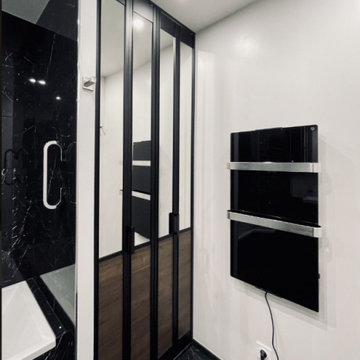 Salle de bain Marbre noir/ Noyer - Adaptation pour sénior