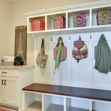 Mud Room – 2015 Arbor Wood Model