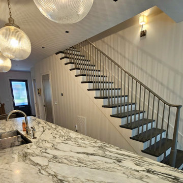 Project #112 | Traditional Staircase with Continuous Rail System