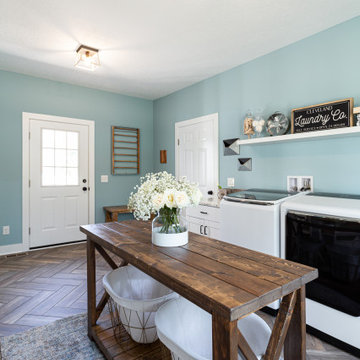 Fresh & Clean Modern Farmhouse Laundry Room/Mud Room