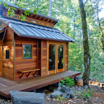We Build Tiny Houses!