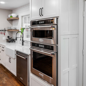 MODERN FARMHOUSE KITCHEN