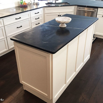 Black & White Transitional Kitchen