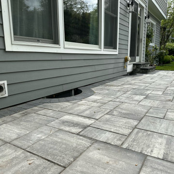 Cool Elegance: Embracing Gray Tones in your Outdoor Patio Haven