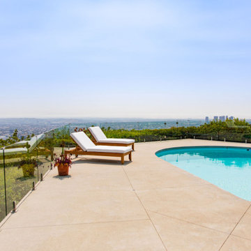 Frameless Glass Pool Fence in Beverly Hills