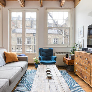 This is an example of a rustic living room in London.