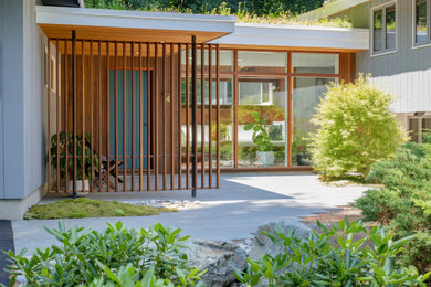 Inspiration for a 1960s patio remodel in Boston