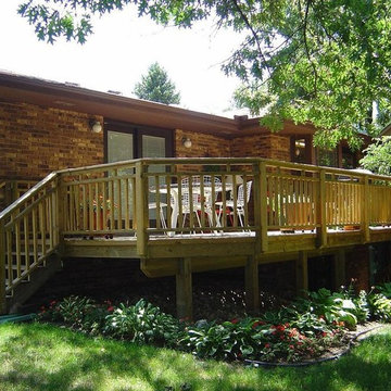 Wood Deck with Traditional Railing – Goose Creek, SC