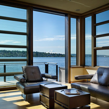 Contemporary Lakefront Residence