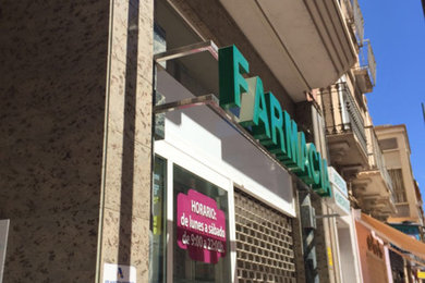 Cambio de imagen de la farmacia Santamaría en Águilas