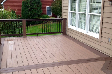 Photo of a transitional deck in Raleigh.