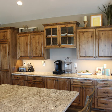 Rustic Maple & Painted Cabinets