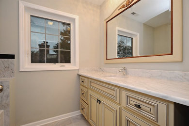 Bathroom - bathroom idea in Chicago