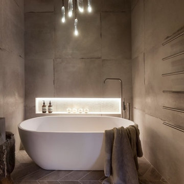 Stunning Bathroom with Vola Fittings & Beautiful Details