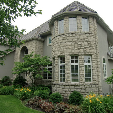 N.E. Courtney Dr, Lee's Summit, MO