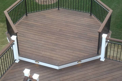 Inspiration for a mid-sized modern backyard deck remodel in Atlanta with no cover