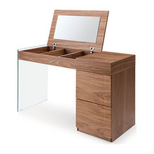 Makeup Table