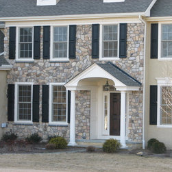 QuarryCut Stone - 40%Split Field 30%Brown 30%Dark - Irregular 2 - Siding And Stone Veneer